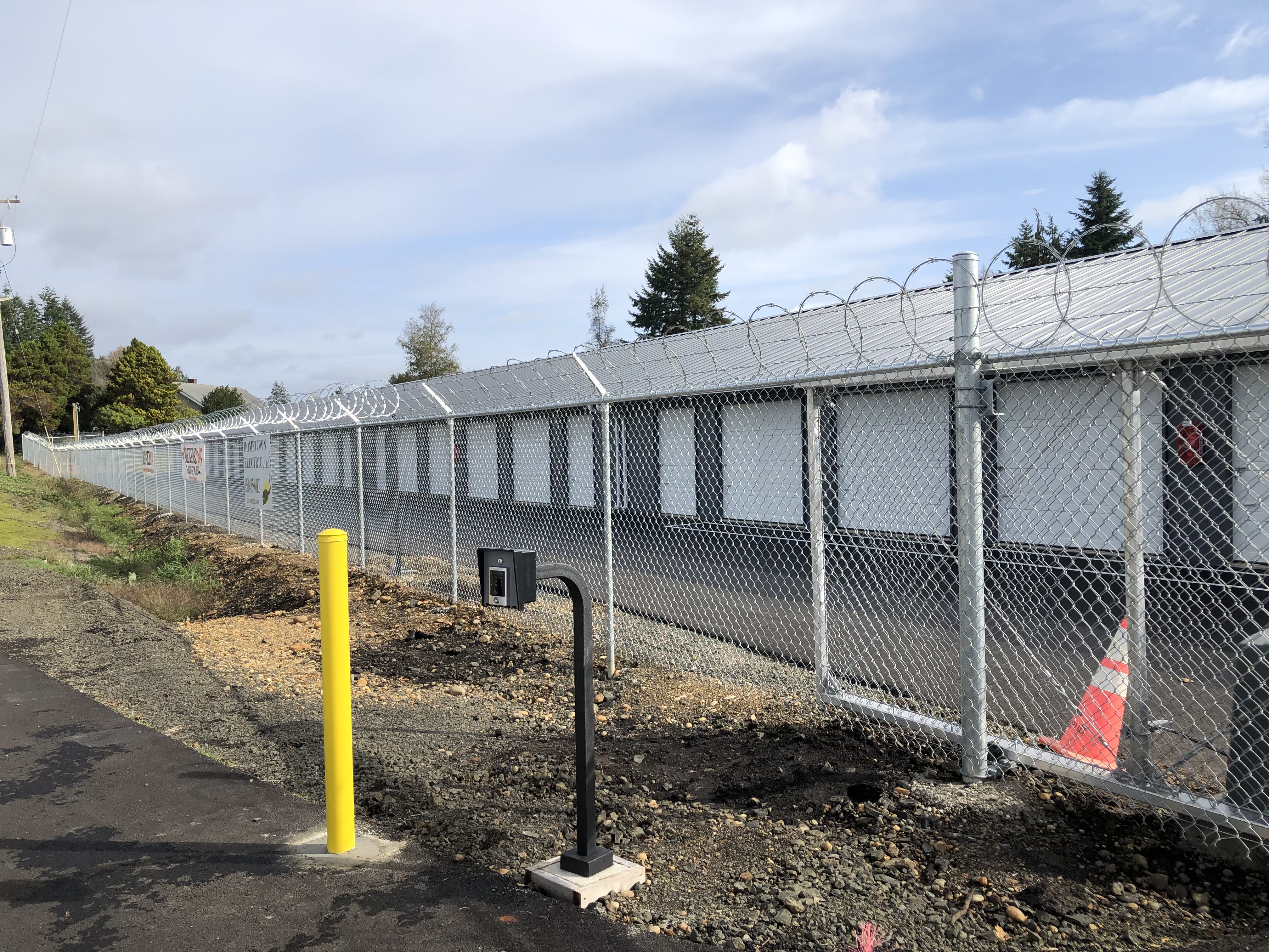 Fence replacement services